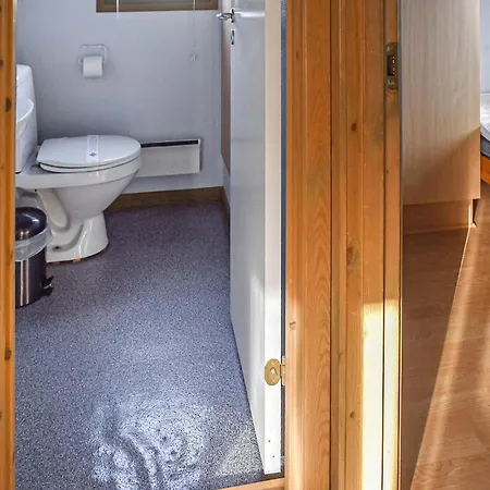 בית נופש 2 Bedroom Beautiful In *